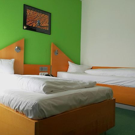 Hotel Sportschule Oberhaching Zewnętrze zdjęcie