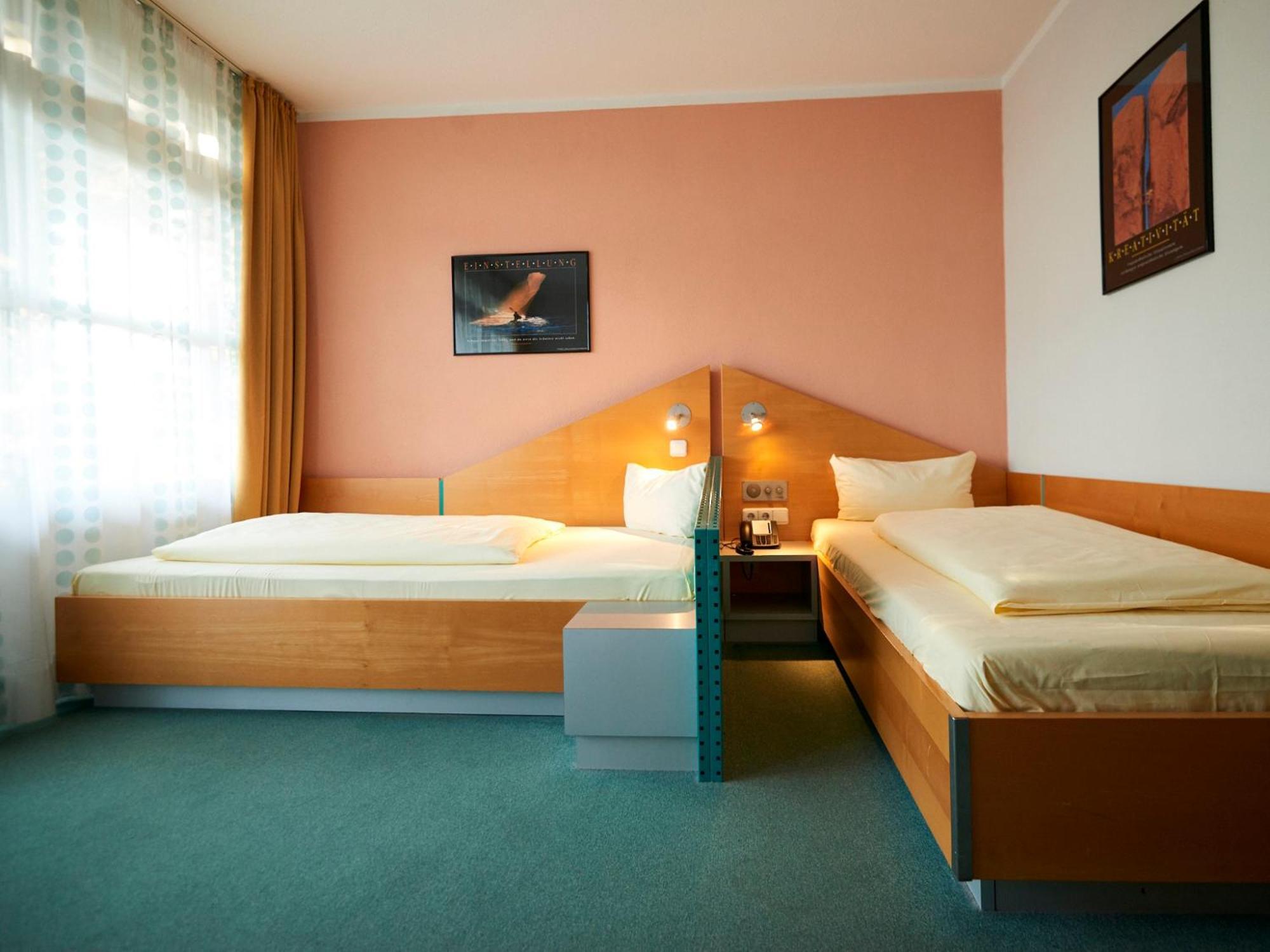 Hotel Sportschule Oberhaching Zewnętrze zdjęcie
