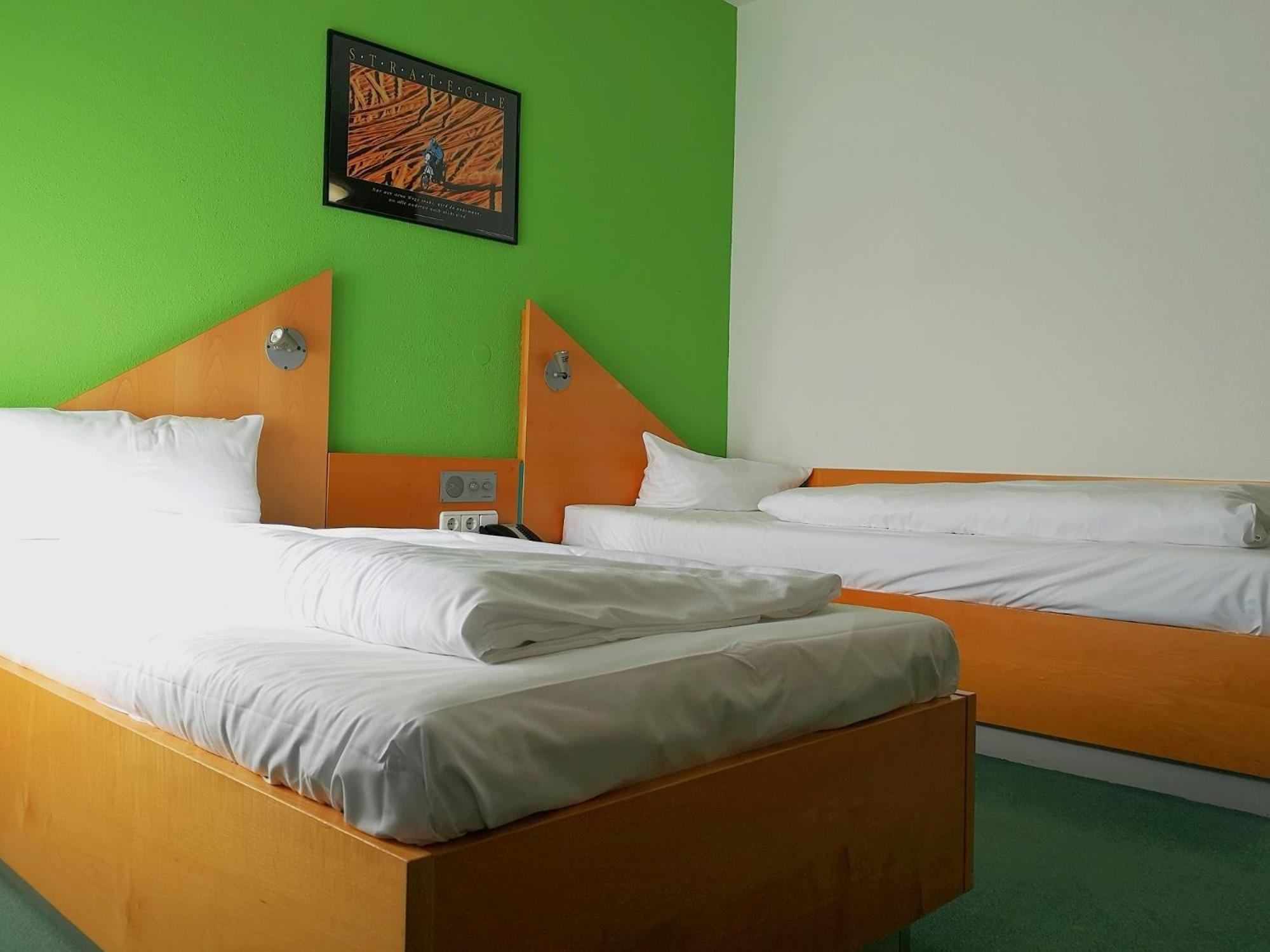 Hotel Sportschule Oberhaching Zewnętrze zdjęcie