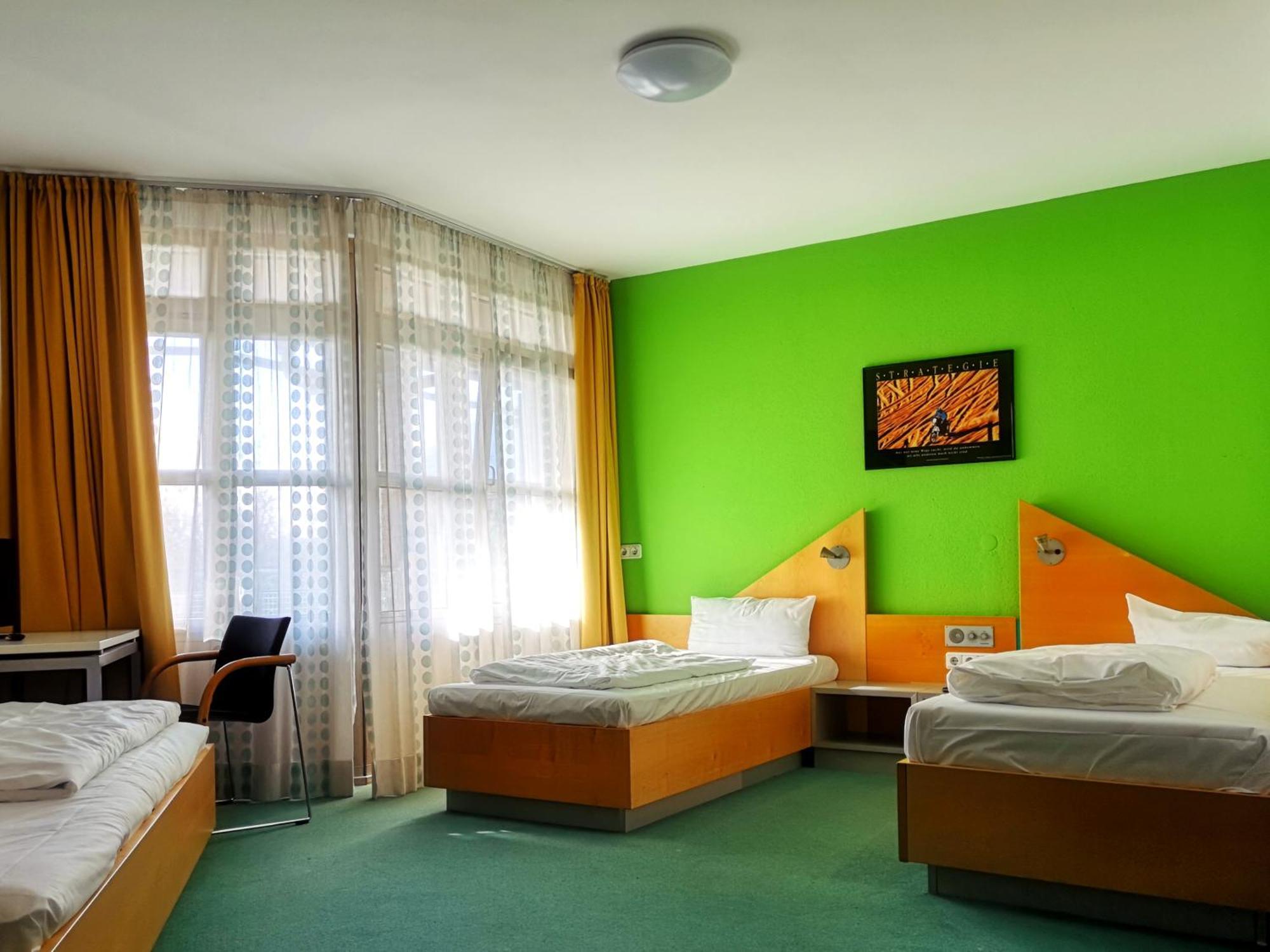 Hotel Sportschule Oberhaching Zewnętrze zdjęcie