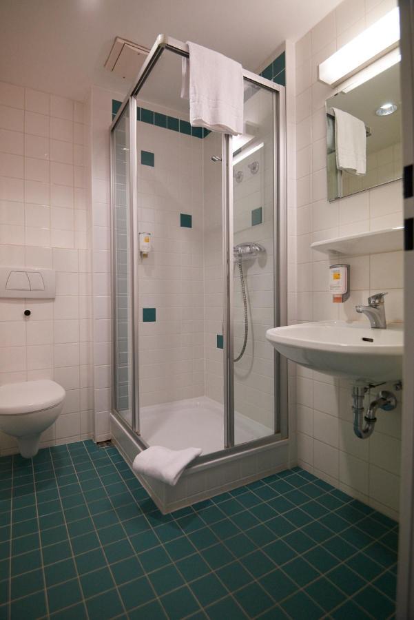 Hotel Sportschule Oberhaching Zewnętrze zdjęcie