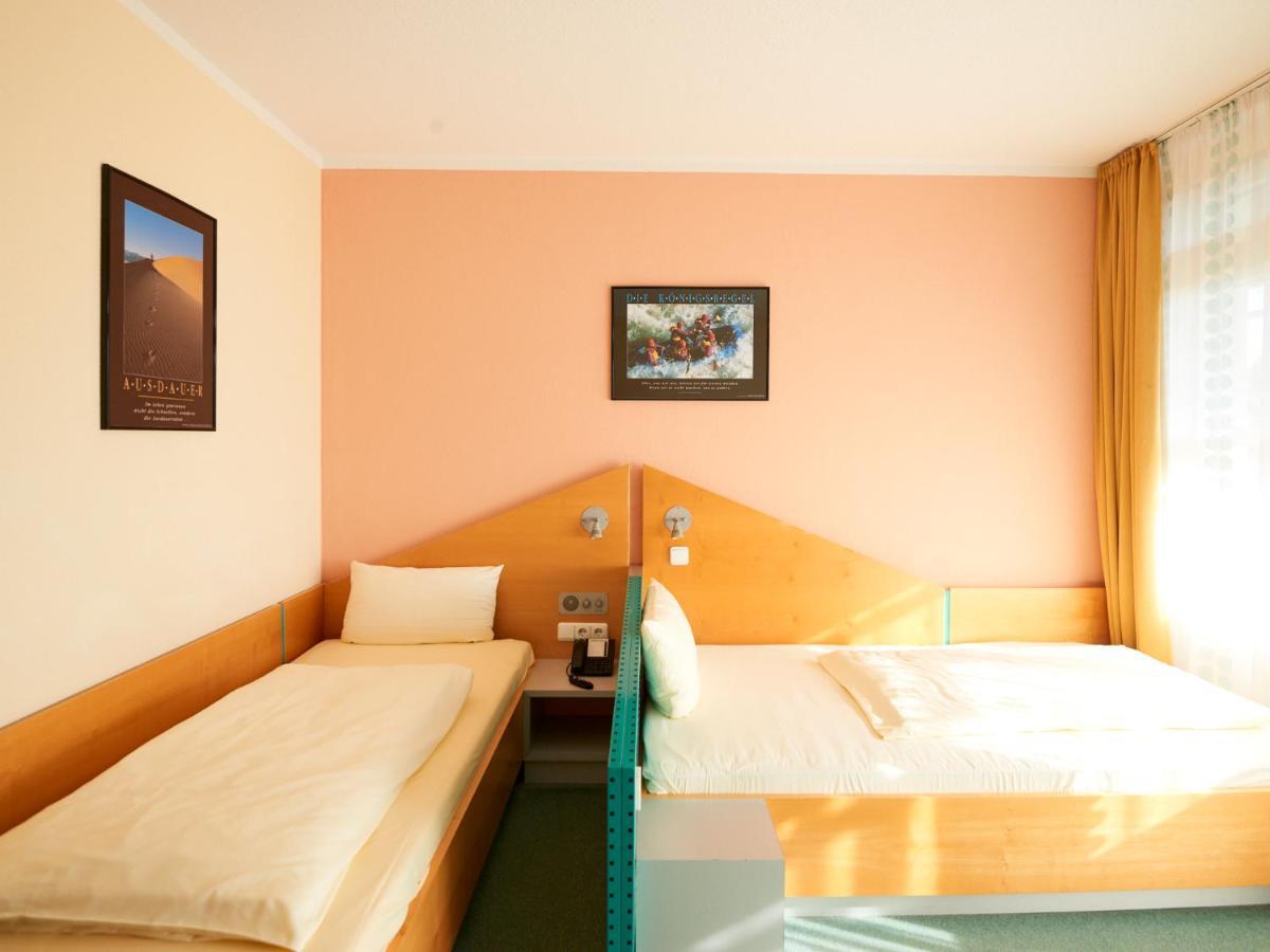 Hotel Sportschule Oberhaching Zewnętrze zdjęcie
